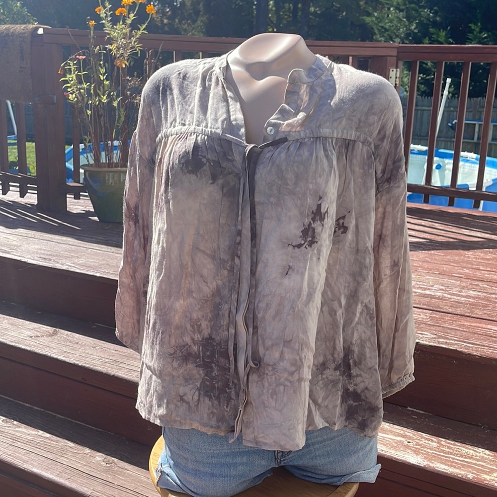 LOVESTITCH Size Small Burnout Blouse